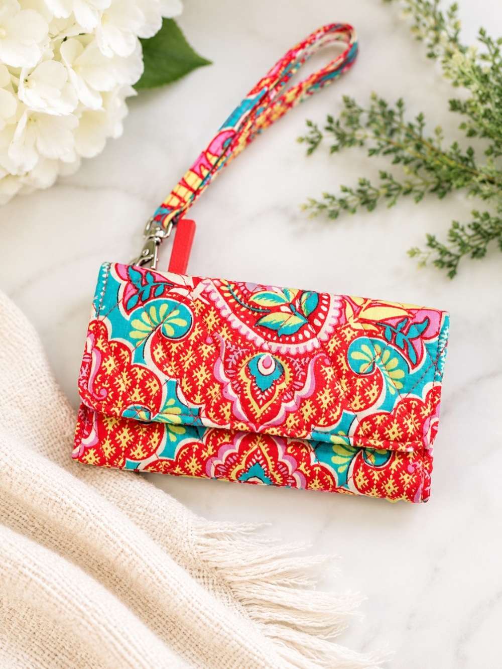 NEW Vera Bradley smartphone wristlet PAISLEY in PARADISE
